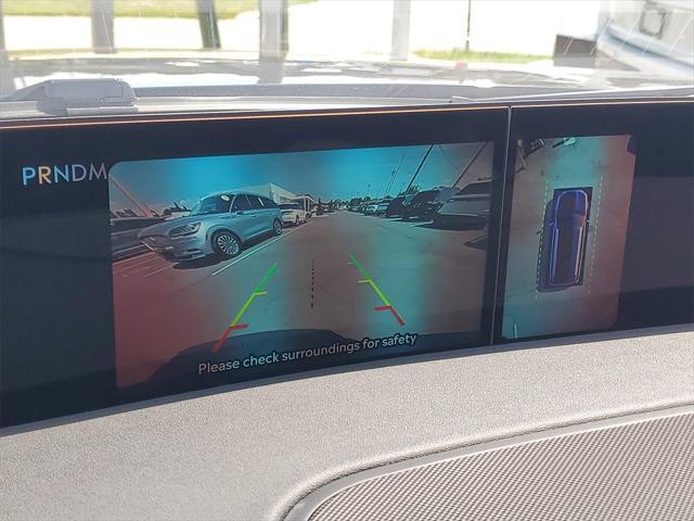 Photo of 2025 Infinite Black Metallic Clearcoat Lincoln Navigator