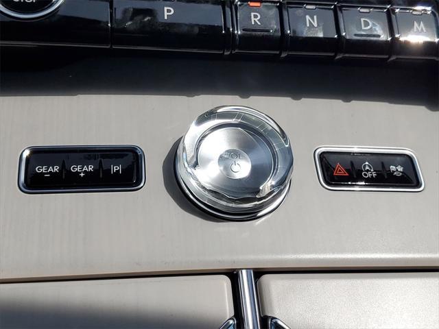 Photo of 2025 Infinite Black Metallic Clearcoat Lincoln Navigator