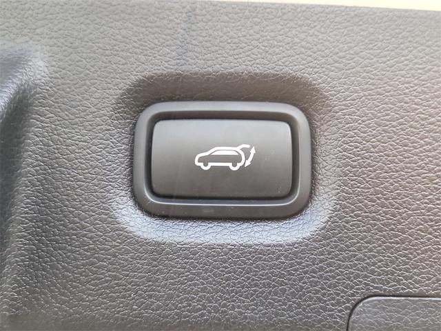 Photo of 2023 Serenity White Pearl Hyundai SANTA FE