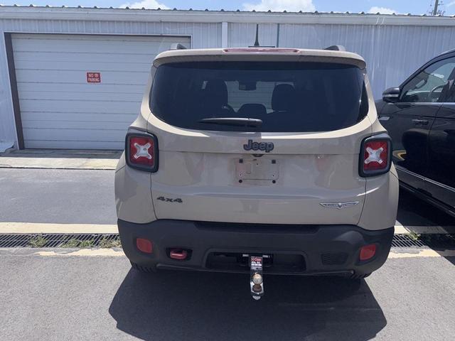 Photo of 2017 Mojave Sand Jeep Renegade