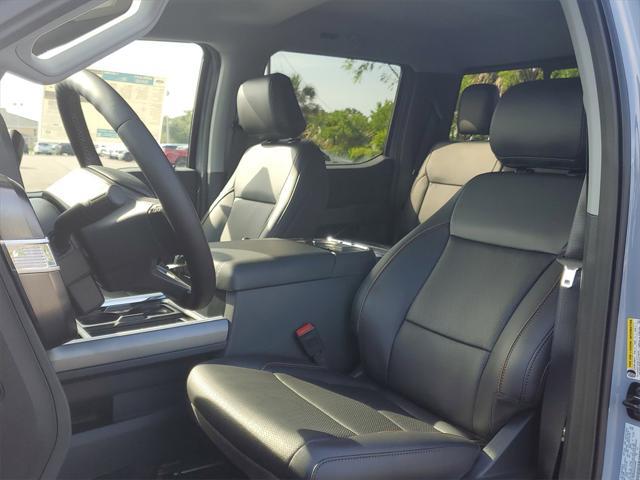 Photo of 2025 Glacier Gray Metallic Tri-Coat Ford F-250