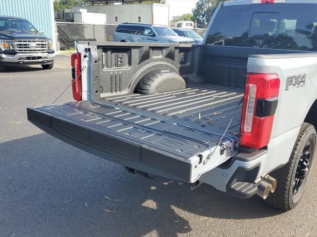 Photo of 2025 Glacier Gray Metallic Tri-Coat Ford F-250