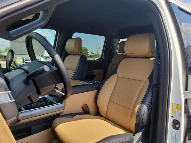 Photo of 2025 Star White Metallic Tri-Coat Ford F-250
