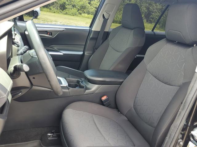 Photo of 2021 Midnight Black Metallic Toyota RAV4