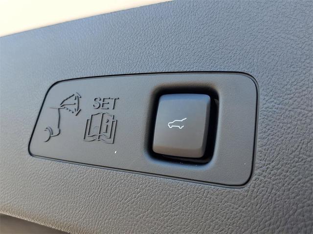 Photo of 2025 Pristine White Metallic Tri-Coat Lincoln Corsair