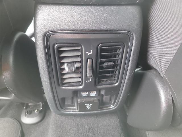 Photo of 2019 Diamond Black Crystal Pearlcoat Jeep Grand Cherokee