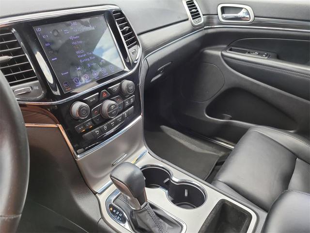 Photo of 2019 Diamond Black Crystal Pearlcoat Jeep Grand Cherokee