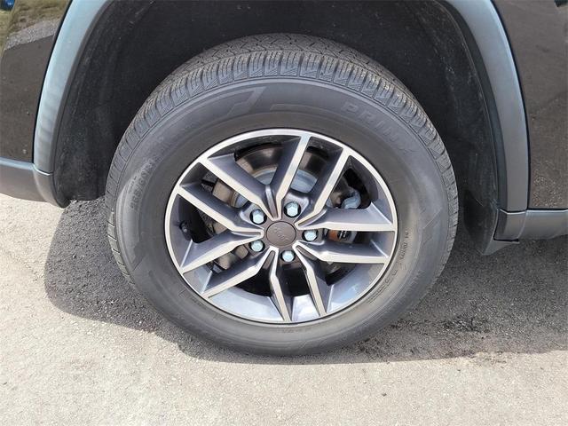 Photo of 2019 Diamond Black Crystal Pearlcoat Jeep Grand Cherokee