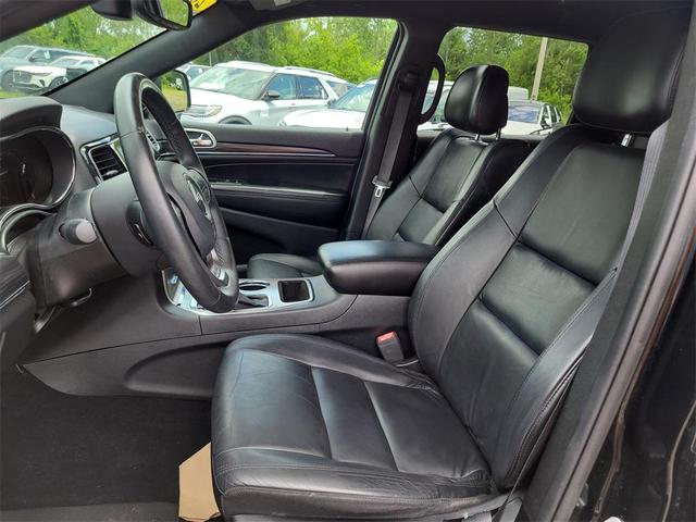 Photo of 2019 Diamond Black Crystal Pearlcoat Jeep Grand Cherokee