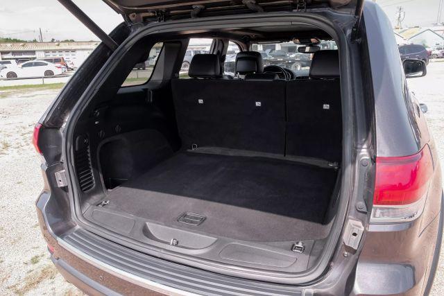 Photo of 2020 Gray Jeep Grand Cherokee