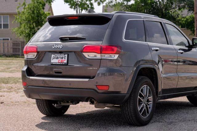 Photo of 2020 Gray Jeep Grand Cherokee