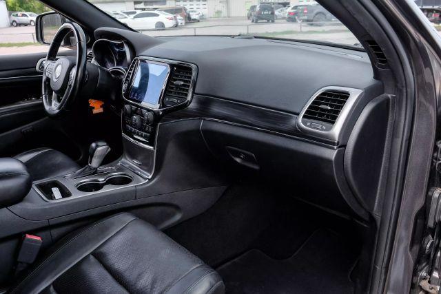 Photo of 2020 Gray Jeep Grand Cherokee