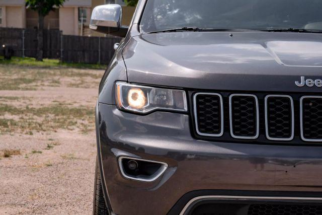 Photo of 2020 Gray Jeep Grand Cherokee