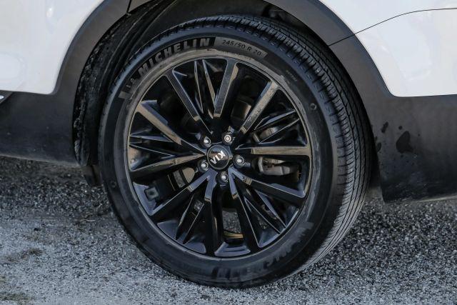 Photo of 2020 White Kia Telluride