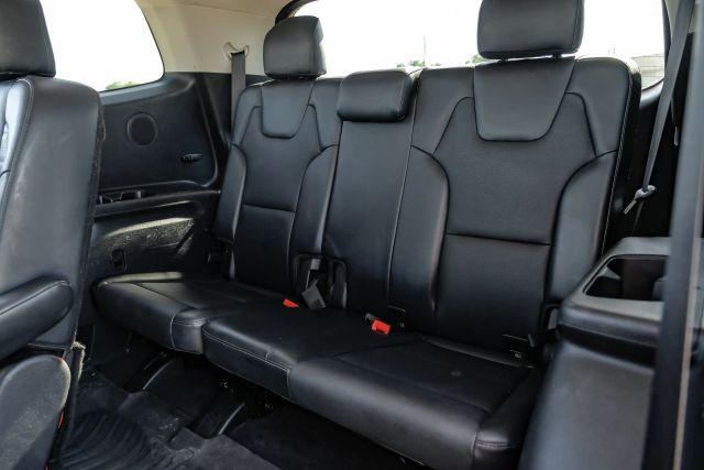 Photo of 2020 White Kia Telluride