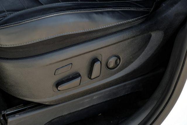 Photo of 2020 White Kia Telluride