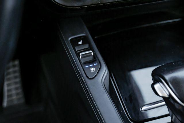 Photo of 2020 White Kia Telluride