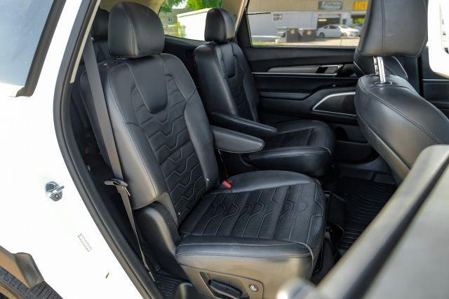 Photo of 2020 White Kia Telluride