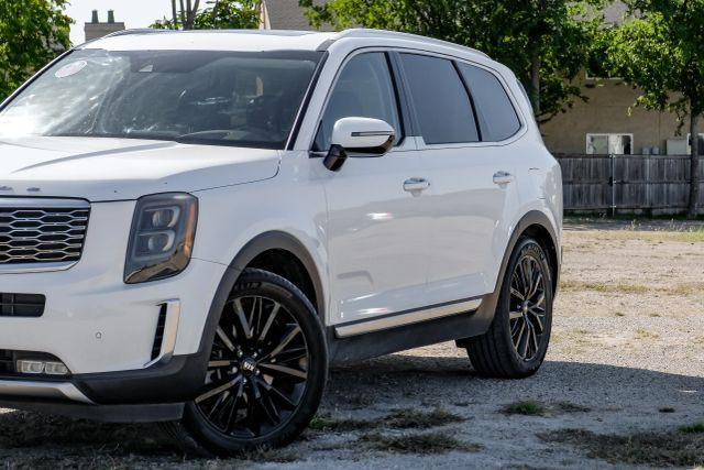 Photo of 2020 White Kia Telluride