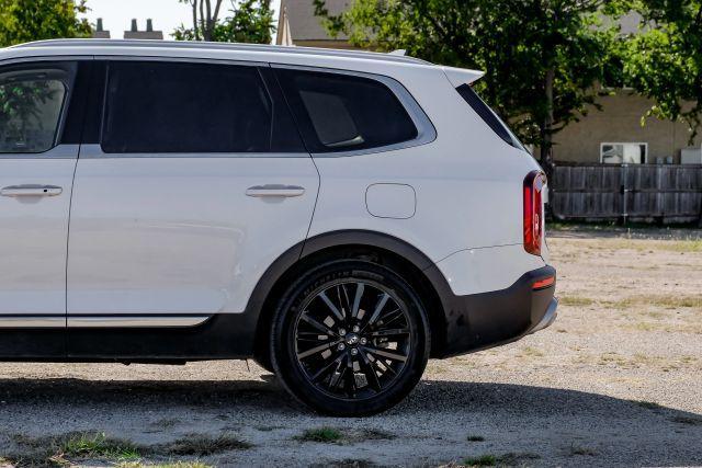 Photo of 2020 White Kia Telluride