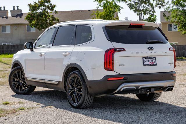 Photo of 2020 White Kia Telluride