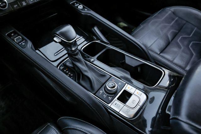 Photo of 2020 White Kia Telluride