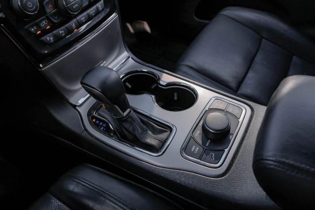 Photo of 2020 White Jeep Grand Cherokee