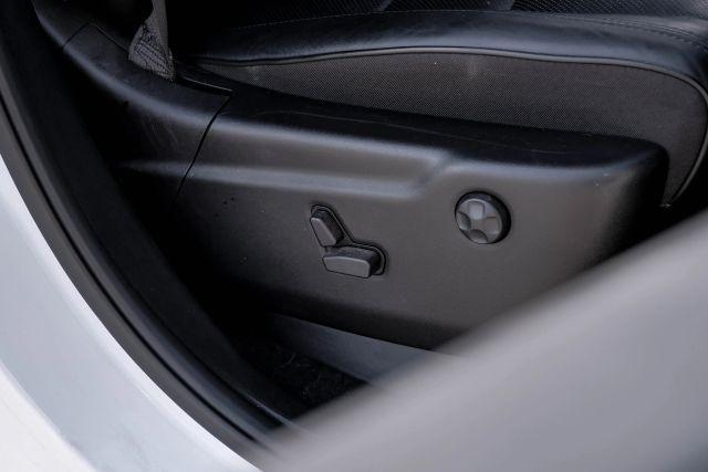 Photo of 2020 White Jeep Grand Cherokee