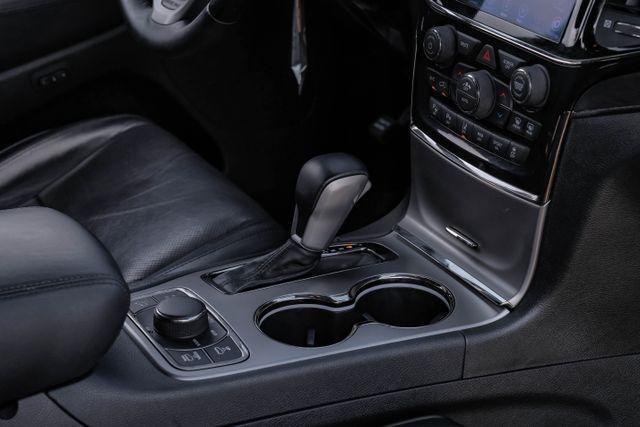 Photo of 2020 White Jeep Grand Cherokee