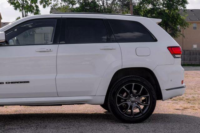 Photo of 2020 White Jeep Grand Cherokee