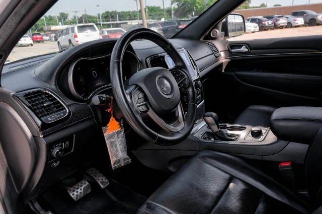 Photo of 2020 White Jeep Grand Cherokee