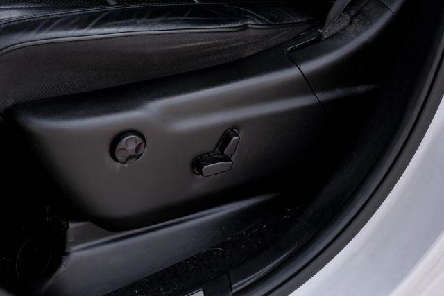 Photo of 2020 White Jeep Grand Cherokee