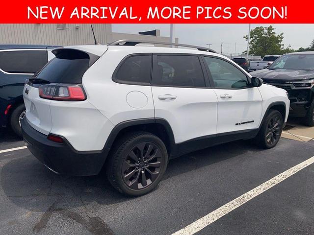 Photo of 2021 Bright White Clearcoat Jeep Cherokee