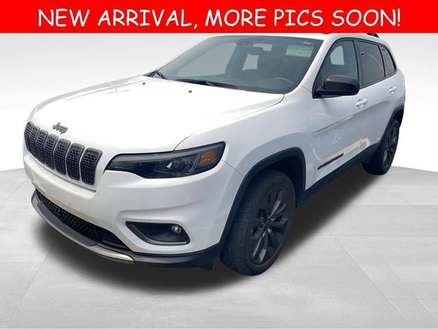 Photo of 2021 Bright White Clearcoat Jeep Cherokee