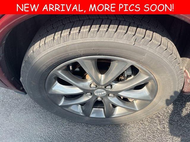 Photo of 2017 Octane Red Pearlcoat Dodge Durango