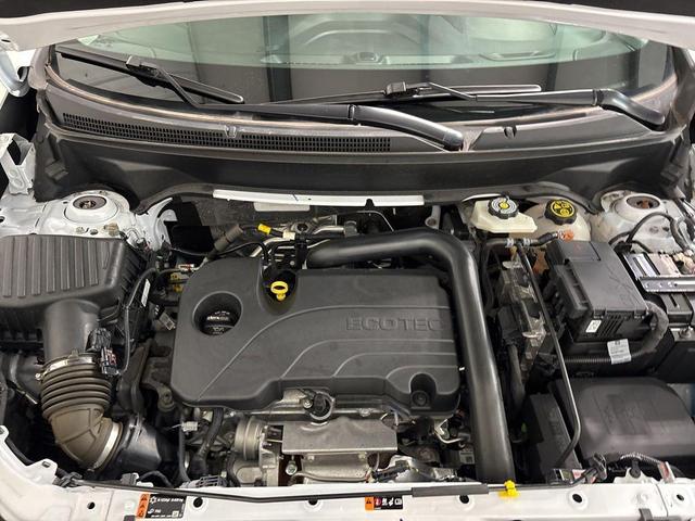 Photo of 2023 Summit White Chevrolet Equinox