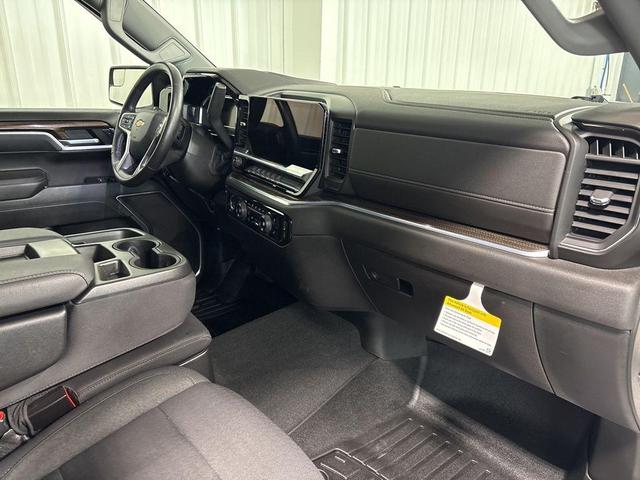 Photo of 2022 Summit White Chevrolet Silverado 1500