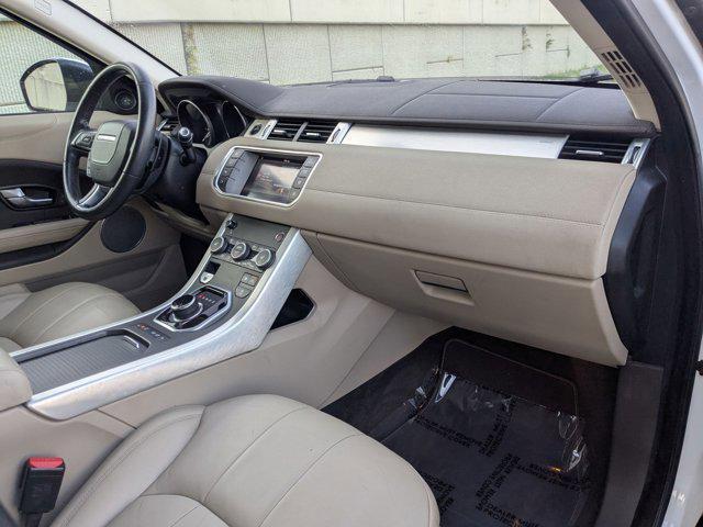 Photo of 2017 Fuji White Land Rover Range Rover Evoque