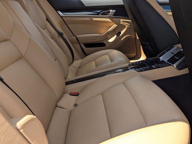 Photo of 2016 Jet Black Metallic Porsche Panamera