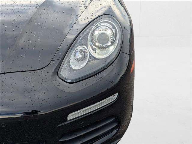 Photo of 2016 Jet Black Metallic Porsche Panamera