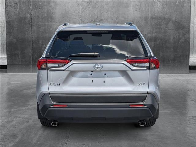 Photo of 2024 Silver/Gray Toyota RAV4