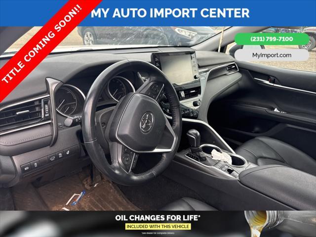 Photo of 2022 Wind Chill Pearl Toyota Camry Hybrid