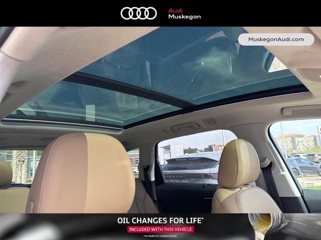 Photo of 2025 Waitomo Blue Metallic Audi Q7