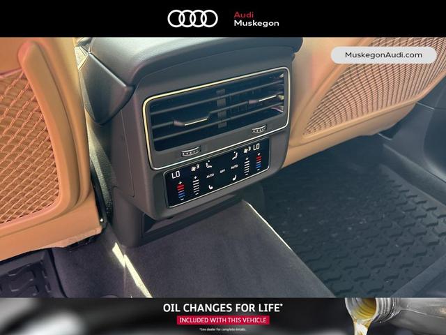 Photo of 2025 Waitomo Blue Metallic Audi Q7