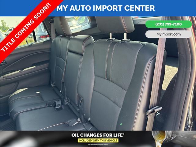 Photo of 2022 Crystal Black Pearl Honda Passport