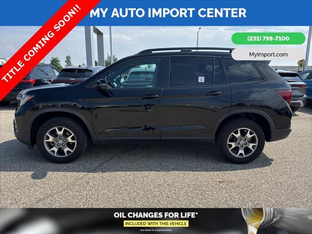 Photo of 2022 Crystal Black Pearl Honda Passport