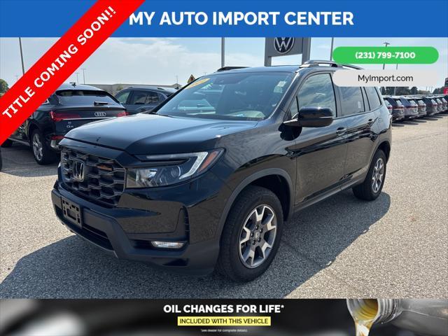 Photo of 2022 Crystal Black Pearl Honda Passport