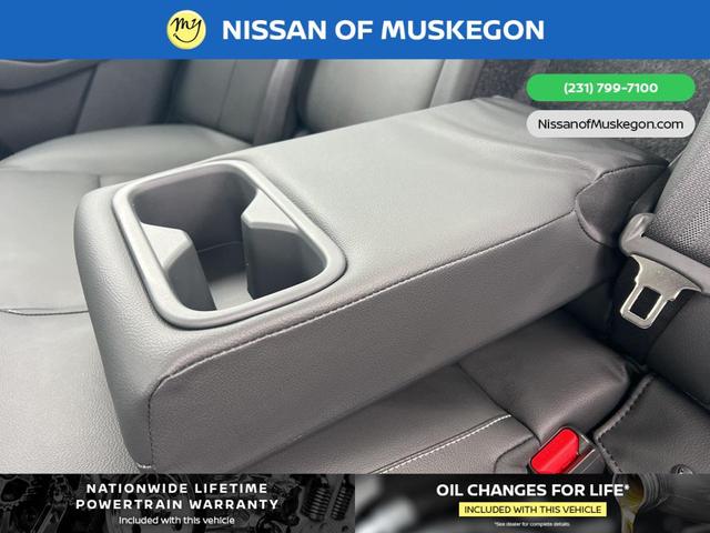 Photo of 2025 Super Black Clearcoat Nissan Altima