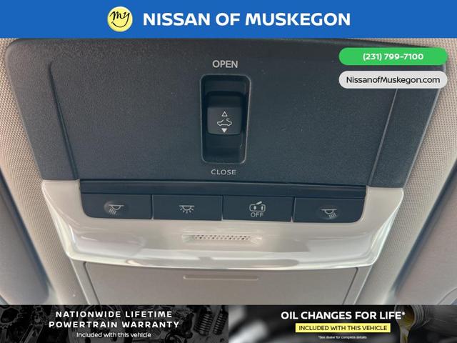 Photo of 2025 Super Black Clearcoat Nissan Altima