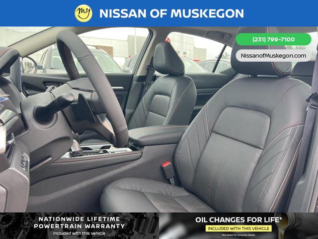 Photo of 2025 Super Black Clearcoat Nissan Altima